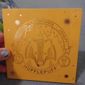 Harry Potter Hufflepuff eyeshadow palette